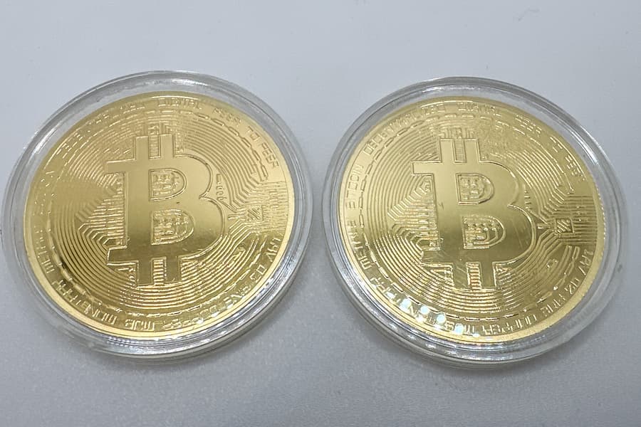 2 Sammlermünzen Bitcoin
